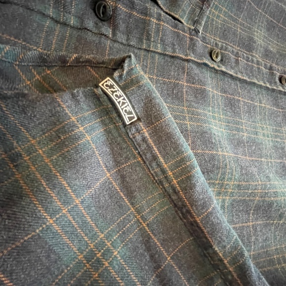 Ezekiel Men's Button Down Shirt - Picture 6 of 8